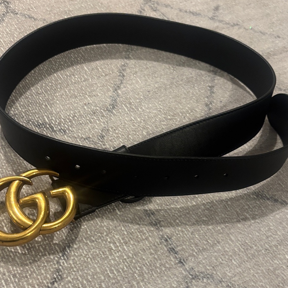 Gucci Black Belt with Gold GG Emblem - Picture 6 of 7